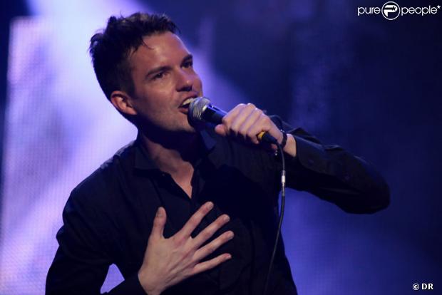Brandon Flowers sur scène en mai 2009 