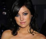 La ravissante Jessica Stroup sur tapis rouge !