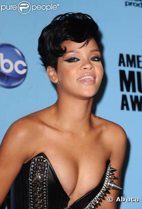 Rihanna, une beauté impossible à regarder dans les yeux !