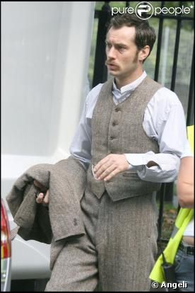 Jude Law sur le tournage de Sherlock Holmes à Londres le 18 août 2009