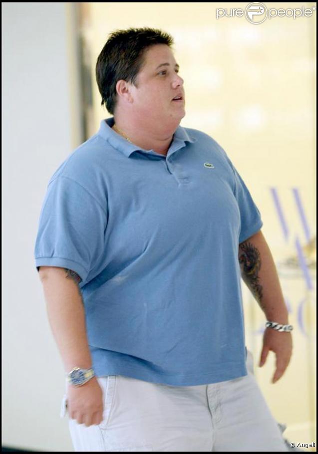 Chaz Bono alias Chastity, la fille de Sonny et Cher a commencé son changement de sexe et vient d'acheter une bague à sa girl friend Jennifer Elia...