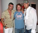 Jame Blunt et ses amis à une soirée privée, à Ibiza. 23/08/09