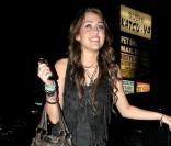 Miley Cyrus allant dîner au restaurant à Studio City en Californie le 25 août 2009