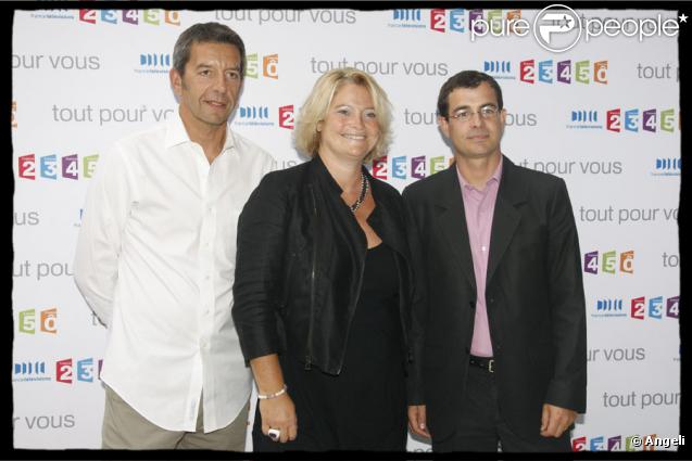 Michel Cymes, Marina Carrere d'Encausse et Benoit Thevenet  lors de la conférence de presse de la rentrée de France Télévisions le 27 août 2009