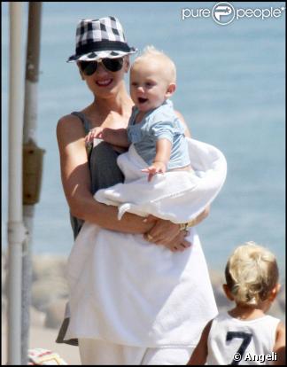 Gwen Stefani et son mari Gavin Rossdale ont passé la journée à la plage avec Kingston et Zuma, le 29/08/09 à Malibu.