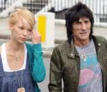 Ronnie Wood avec sa girlfriend Ekaterina Ivanova en avril 2009 