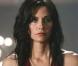 La jolie Courteney Cox en sous-vêtements... pour sa nouvelle et sulfureuse série ! Regardez !