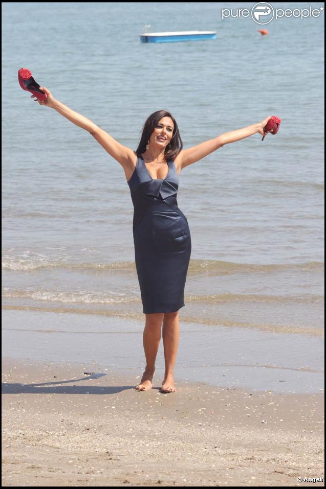 La superbe Maria Grazia Cucinotta est arrivée à Venise pour la Mostra qui se tiendra du 2 au 12 septembre... et c'est très beau !