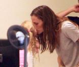 Jennifer Garner et sa fille Violet (aéroport de LAX à Los Angeles, 1er septembre 2009)