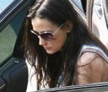 Demi Moore sort d'un salon de manucure de Sunset Plaza, à West Hollywood, Los Angeles, en septembre 2009 !