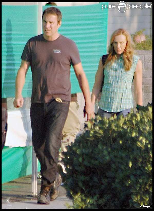Toni Collette et John Corbett déjeunent entre deux scènes du tournage de United States of Tara à Los Angeles