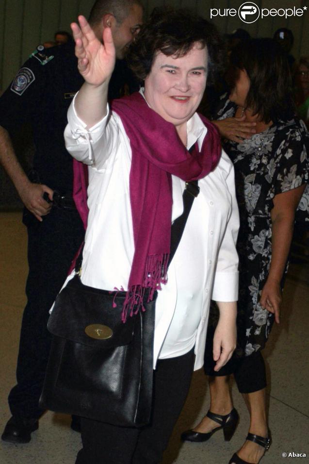 Susan Boyle arrive à l'aéroport LAX de Los Angeles, hier.