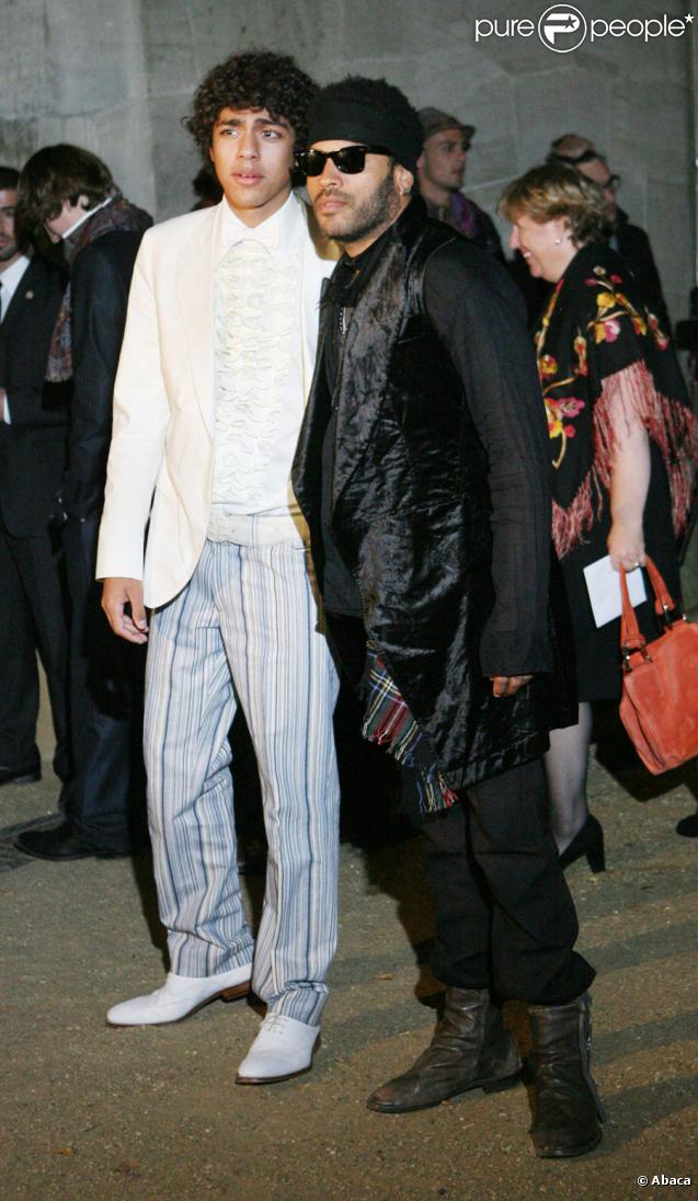 Noah Becker et Lenny Kravitz lors du mariage de Barbara Feltus et Arne Quinze, le 12 septembre 2009.