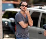 Jude Law avec son ami Jonny Lee Miller et son fils Buster à New York, le 14/09/09