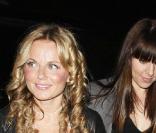 Geri Halliwell et ses copines les Spice Girls vont diner au restaurant Palm à Londres le 17 septembre 2009