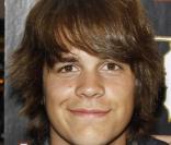 Johnny Simmons lors de la première à Los Angeles de Jennifer's Body le 16 septembre 2009