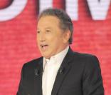 Michel Drucker sur le plateau de  Vivement Dimanche  