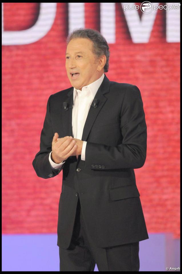 Michel Drucker sur le plateau de  Vivement Dimanche  