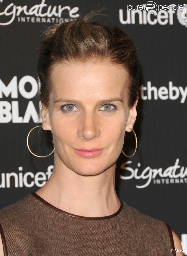 Rachel Griffiths pose lors de la soirée de charité organisée par Montblanc à l'Hôtel Regent Beverly Wilshire de Los Angeles le 17 septembre 2009