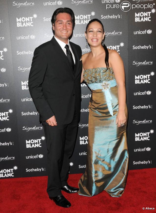 Giuseppe Filianotti and Nino Machaidze pose lors de la soirée de charité organisée par Montblanc à l'Hôtel Regent Beverly Wilshire de Los Angeles le 17 septembre 2009