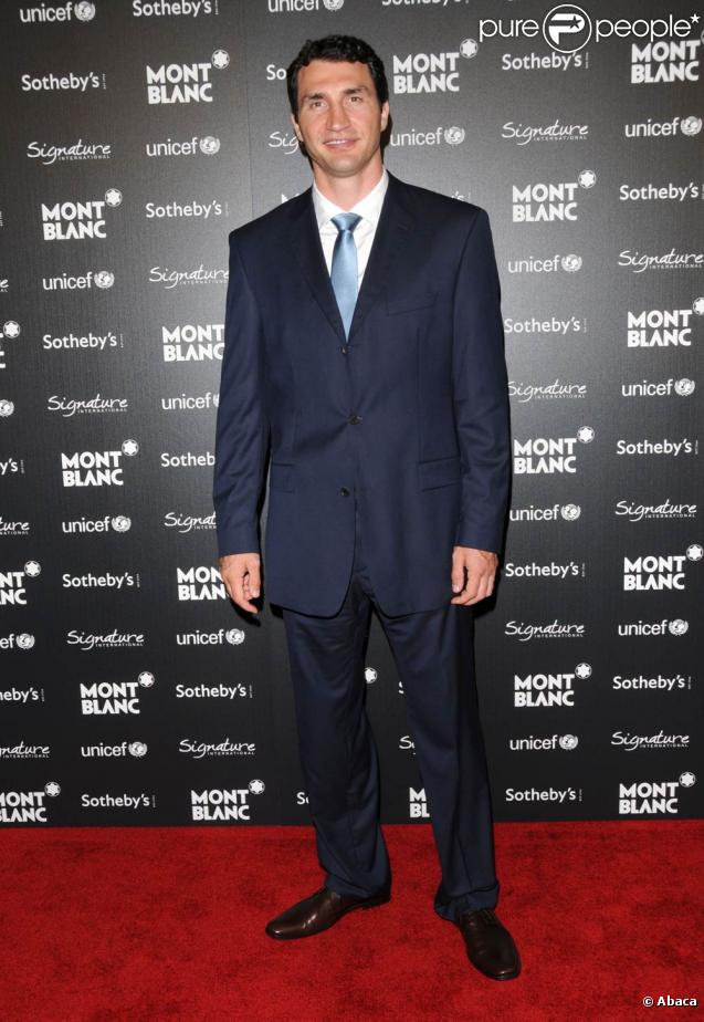 Wladimir Klitschko pose lors de la soirée de charité organisée par Montblanc au Regent Beverly Wilshire le 17 septembre 2009