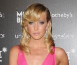 Katie Cassidy pose lors de la soirée de charité organisée par Montblanc au Regent Beverly Wilshire le 17 septembre 2009