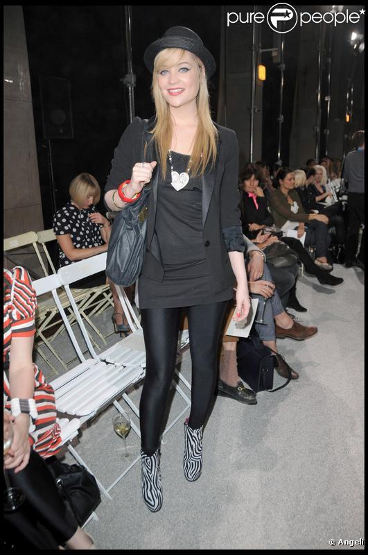 Laura Whitmore au défilé Red Label de Vivienne Westwood, le 20 septembre 2009