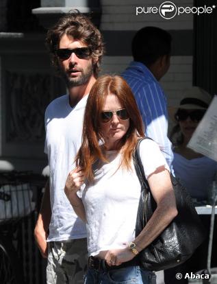 Julianne Moore et son mari au restaurant Tartine à New York, septembre 2009 