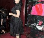 Lundi 21 septembre 2009, le Crazy Horse présente sa nouvelle revue,  Désirs . Parmi les spectateurs, la belle Dita Von Teese 