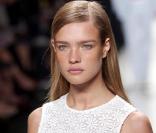 Natalia Vodianova défile pour Michael Kors, le 20 septembre 2002 à New York