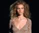 Natalia Vodianova défile pour Gucci, le 29 septembre 2002 à New York
