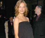 Natalia Vodianova enceinte, au restaurant Luciano à Londres, le 17 février 2006 