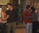 Les adieux des Friends au plus célèbre des appartements new-yorkais... Une séquence pleine d'émotions pour tous les fans (Saison 10. Episode 18) !