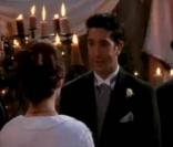  Lors de son mariage avec Emily, Ross se trompe de prénom...  
