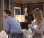L'éducation selon Ross et Rachel. Afin de faire rire Emma, les deux Friends lui rappent le titre  