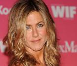 Jennifer Aniston a réussi à profiter du succès de son personnage Rachel Green. Aujourd'hui elle est la Miss Comédie Romantique d'Hlollywood. Et si Rachel vit le parfait amour avec Ross, Jen' elle cherche encore l'âme soeur...