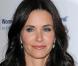 Courteney Cox a lancé sa propre série, Dirt et tourne actuellement sa deuximèe production, Cougar Town. Dans cette fiction, elle invitera lors d'un épisode spécial, tous ses Friends ! Sympa, Monica !