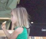 David Arquette et la petite Coco Arquette, 5 ans, sont venus rendre visite à Courteney Cox en plein tournage de Cougar Town. La famille du bonheur !