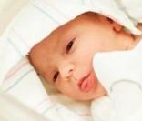 Le petit Blaise Ray fait le bonheur de sa maman Amanda Beard