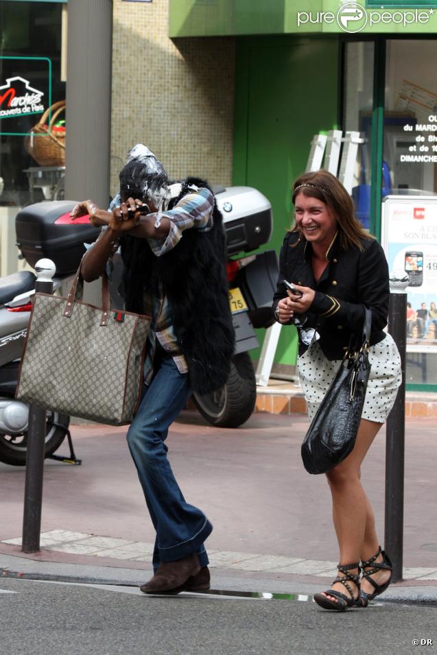 François-Xavier de Secret Story entarté le 21/09/09 dans les rues de Paris