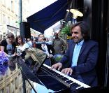 André Manoukian lors du flashmob organisé à Paris (26 septembre 2009)