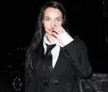 Béatrice Dalle au Palais de Tokyo pour assister à l'exposition 