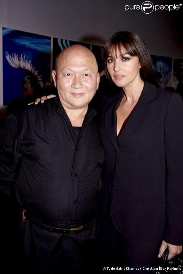 Monica Bellucci et le héros de la soirée à l'exposition 