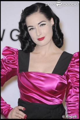 Dita Von Teese au gala de l'amfAr organisé dans le cadre de la Fashion Week de Milan. 28/09/09