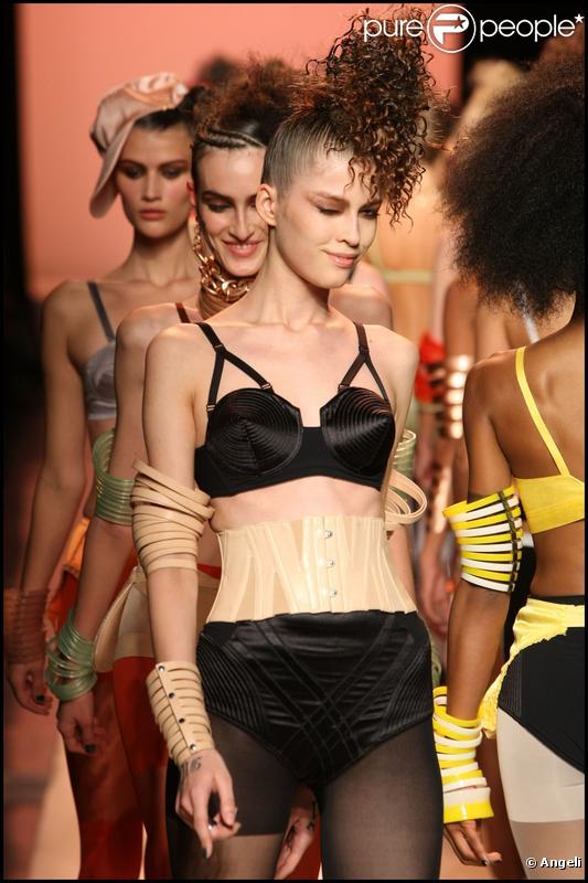 Défilé Jean-Paul Gaultier à Paris, le 3 octobre 2009