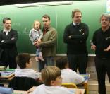 La dictée d'Ela, le 5 octobre 2009 à paris : avec le ministre Luc Chatel, Florent Pagny, la petite Azylis et Guy Alba. 