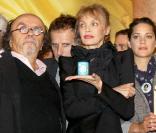 Le réalisateur Jean-Michel Ribes auprès des comédiens Charles Berling, Arielle Dombasle et Marion Cotillard... Ils n'auraient loupé cette veillée pour rien au monde ! 