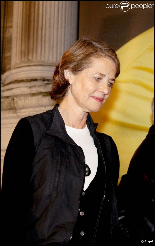 L'actrice Charlotte Rampling n'est pas restée insensible à la cause birmane. Elle s'est naturellement engagée auprès de Jane Birkin. 