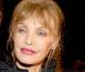 Arielle Dombasle parmi les centaines d"anonymes présents hier soir. 