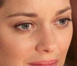 Une actrice remarquable et une femme engagée... Marion Cotillard n'oublie jamais les choses importantes. 